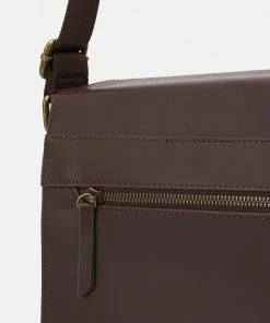 Pier One Assurance De l’Authenticité Sac bandoulière sacs compartiment pour pc portable homme -magasin Pier One 4fa0fce4309f45ce9180dea93ac2f0d5