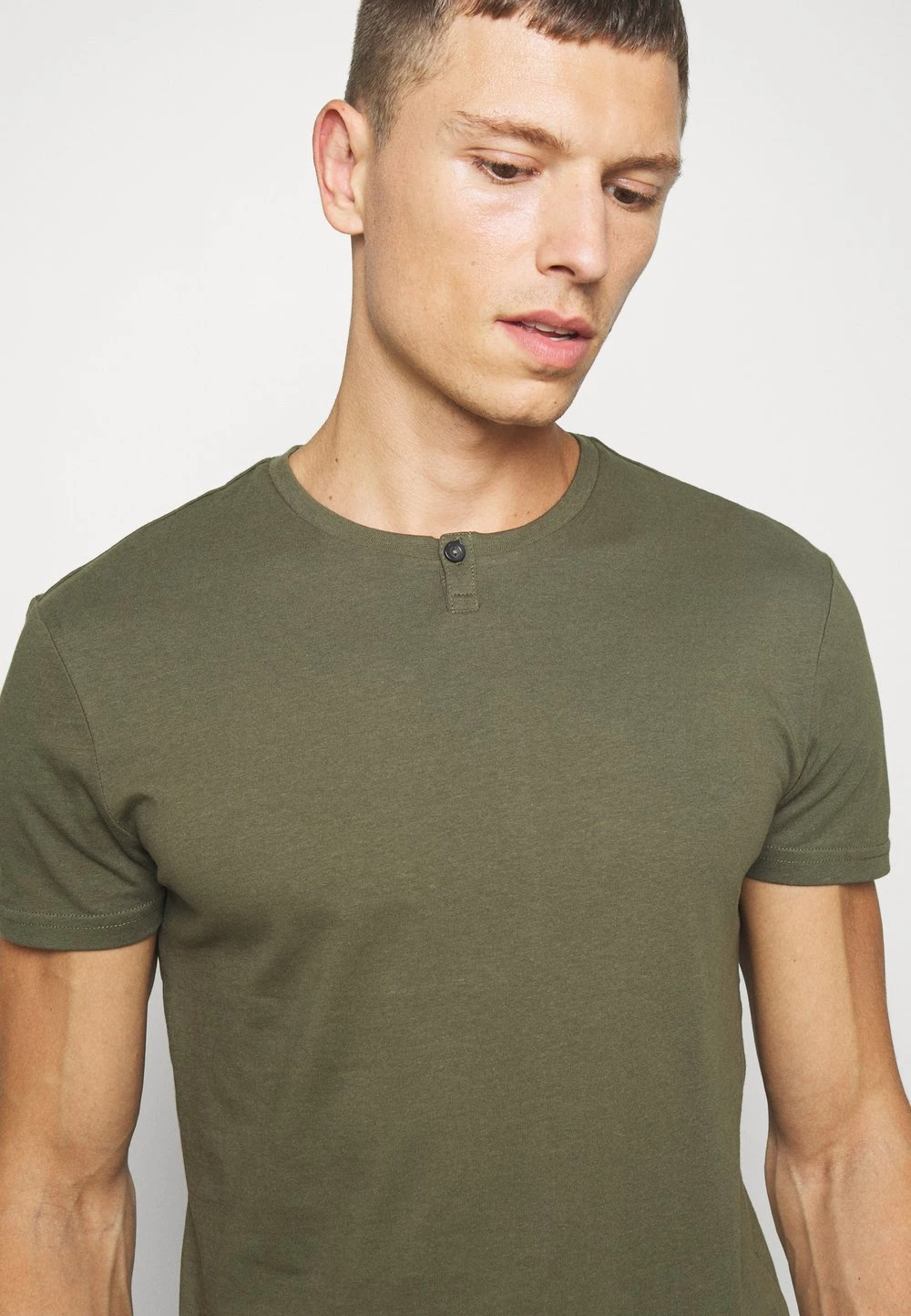 Soldes En Ligne Pier One T-shirt basique t-shirts col rond homme 8 Soldes En Ligne Pier One T-shirt basique t-shirts col rond homme – Image 6