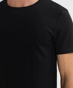 Pier One Prix d’Amis 2 PACK - T-shirt basique t-shirts col rond homme -magasin Pier One 52e7e31294f348899fa5797a92d8bc1b