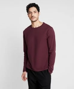 Rabais Pier One T-shirt Ă manches longues t-shirts col rond homme