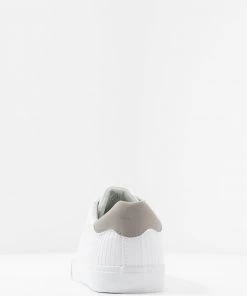 Pier One Prix Ourlé UNISEX - Baskets basses baskets & sneakers rond 11 Pier One Prix Ourlé UNISEX - Baskets basses baskets & sneakers rond -magasin Pier One 56473fe58f084635a228de297d2c9b66