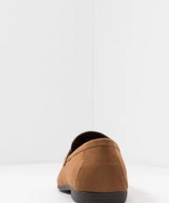 Pier One Mocassins Vendre-Réclame chaussures de ville rond homme -magasin Pier One 581df5cac1e649b8a75bd7eeb81b1084