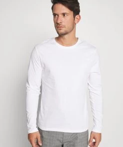En promotion Pier One 2 PACK - T-shirt à manches longues t-shirts col rond homme -magasin Pier One 5beb57bf3fa44f1e832b8413d03a07c3