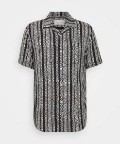 Pier One Chemise 50% Off De Vente chemises col revers homme -magasin Pier One 5cfdb6742ba147cfb0491515e897b613