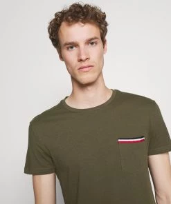 Prix Raisonnable Pier One T-shirt basique t-shirts col rond homme -magasin Pier One 5f12aa30318b419f92368c6b4c00c456