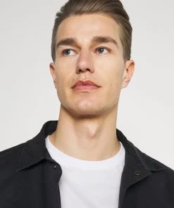 Pier One Prix Réduit CHEST POCKET TEE - T-shirt imprimé t-shirts col rond homme 15 Pier One Prix Réduit CHEST POCKET TEE - T-shirt imprimé t-shirts col rond homme -magasin Pier One 65733e72e83c4e81a59cf73b67059f84