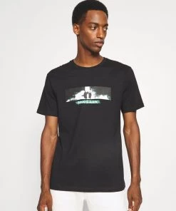 Pier One MATRIX TEE - T-shirt imprimé Produit de premiÚre qualité t-shirts col rond homme