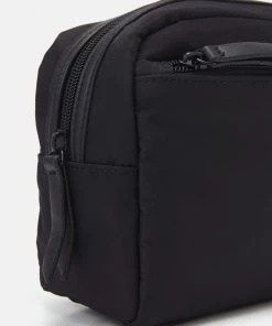 Prix Ourlé Pier One UNISEX - Trousse de toilette accessoires, sets et coffrets fermeture éclair -magasin Pier One 6aa4398ba64f41bab42acbdd34a36217