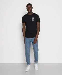 Pier One Réduction T-shirt imprimé t-shirts & polos col rond homme 10 Pier One Réduction T-shirt imprimé t-shirts & polos col rond homme -magasin Pier One 6b7c4dc96ccc4eb9b66edc338c3129ab