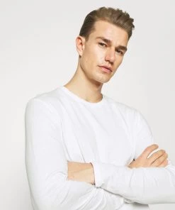 Pier One 3 PACK - T-shirt à manches longues Qualité Supérieure t-shirts col rond homme -magasin Pier One 6f9a8b5c3b4f43f4b9bc91200799655e