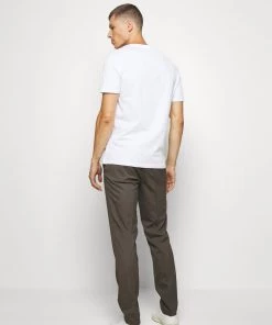 Pier One Prix Bradés 2 PACK - T-shirt basique t-shirts col en v profond homme -magasin Pier One 75d02437a8b44cafaa16a48532d0135e