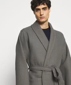 Pier One Discount En Ligne Peignoir sous-vêtements & chaussettes col châle homme 17 Pier One Discount En Ligne Peignoir sous-vêtements & chaussettes col châle homme -magasin Pier One 76157a5859124612a1544508308cc441