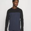 Pier One 50% Off De Vente T-shirt à manches longues t-shirts col rond homme -magasin Pier One 830aa1163bd24311b979278ede244419
