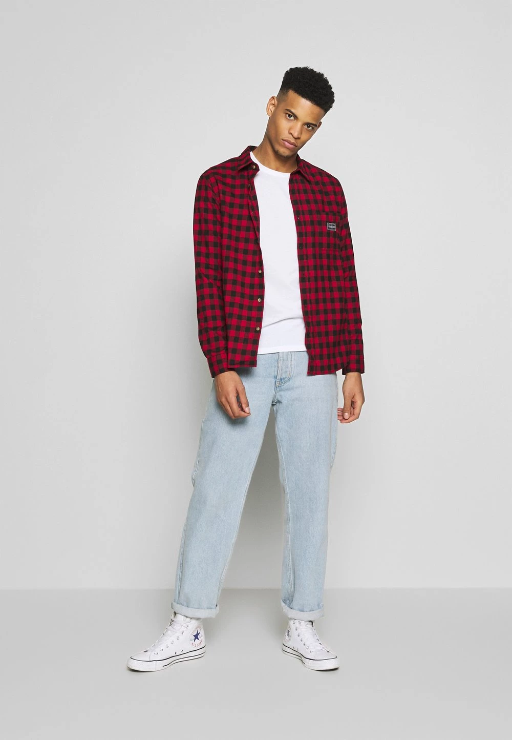 Pier One 3 PACK - T-shirt basique - black/ white Prix Gelé t-shirts col rond homme 4 Pier One 3 PACK - T-shirt basique - black/ white Prix Gelé t-shirts col rond homme – Image 2