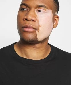 Prix Accessible Pier One 5 PACK - T-shirt basique t-shirts col rond homme -magasin Pier One 84331201d7ad4f91891897025b57fc5e