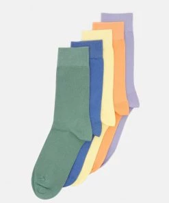 Pier One 5 PACK - Chaussettes Qualité Fiable sous-vêtements couleur unie homme -magasin Pier One 8485ddb79f464be3b2434621e36ee20f