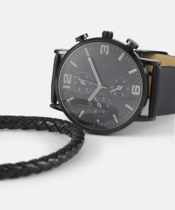 Prix Abordable Pier One SET - Montre montres et bijoux boucle ardillon homme -magasin Pier One 84febf8faf624aabbab3ed451350ea4c