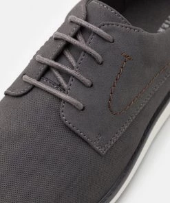 Pier One Prix Dégriffé Chaussures à lacets derbies et richelieus rond homme -magasin Pier One 851384d714aa4721a8163c2799042a58