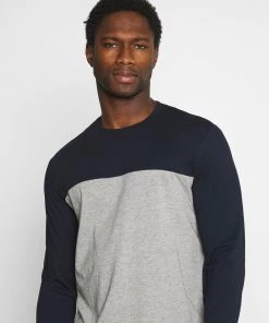 Pier One T-shirt à manches longues Produit de première qualité t-shirts col rond homme -magasin Pier One 855ebd08bf4a45ceb37f4811f735222b