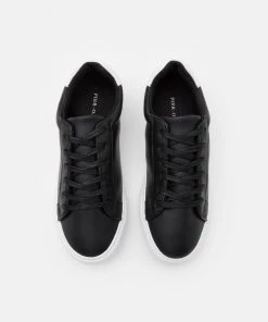 Vendre-Réclame Pier One UNISEX - Baskets basses sneakers rond -magasin Pier One 85fdec358d9a4907b8fc02bfda0a0bf8