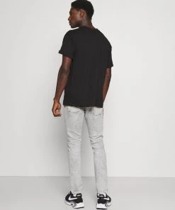 Pier One Jean slim Réduction jeans normale homme -magasin Pier One 8825d3f65ebe4e6b84e56c32b70e1881