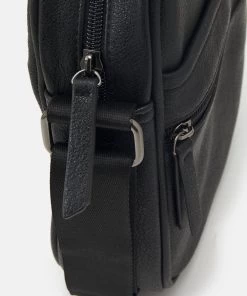 Pier One Prix d’Amis Sac bandoulière sacs compartiment pour téléphone portable homme 9 Pier One Prix d’Amis Sac bandoulière sacs compartiment pour téléphone portable homme -magasin Pier One 8981d7ab6f0043c8aa0989179eb9bc74