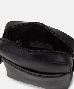 Pier One Sac bandoulière Prix Préférentiel sacs compartiment pour téléphone portable homme -magasin Pier One 8b4d1060a9ef45dab3fd9d43b2db1339