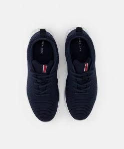 Authentique 100% Pier One Baskets basses sneakers rond homme -magasin Pier One 8b510dfc3adf46e3a25769f170443bf7