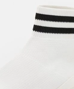 Authentique 100% Pier One Baskets montantes sneakers rond homme -magasin Pier One 8c947970108f449f9acee169f4456ff7