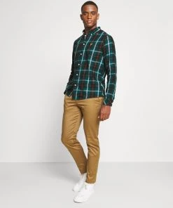 Se Vend Bas Prix Pier One Chemise chemises col à boutons homme -magasin Pier One 8d54fab5601344f197a7879539c3c8fb