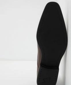 Prix Dégriffé Pier One Derbies & Richelieus derbies et richelieus carr&eacute; homme -magasin Pier One 8fe8860d4eb942cf935dd8d8b749f140