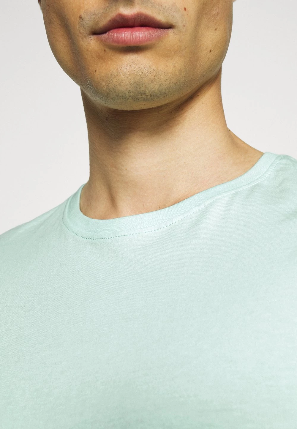 Pier One 5 PACK - T-shirt basique Un Tarif Préférentiel t-shirts col rond homme 10 Pier One 5 PACK - T-shirt basique Un Tarif Préférentiel t-shirts col rond homme – Image 8