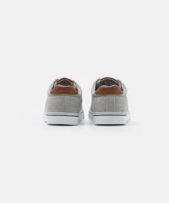 Prix Dégriffé Pier One UNISEX - Baskets basses sneakers rond -magasin Pier One 90e444c78331435b9b0ea8690376a84f