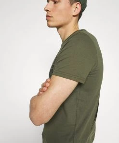 En promotion Pier One T-shirt imprimé t-shirts col rond homme 14 En promotion Pier One T-shirt imprimé t-shirts col rond homme -magasin Pier One 924fcab08a054f1c8ffe6e67d2942ebb