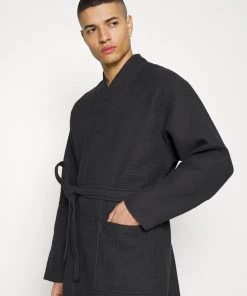 Prix Malin Pier One Peignoir sous-vêtements & chaussettes col châle homme -magasin Pier One 950d108a9ed24210b65a291f5f9f11cf