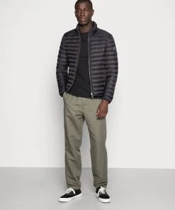 Pier One 5 PACK - T-shirt basique Bas Prix t-shirts col rond homme