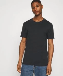 Pier One 5 PACK - T-shirt basique Prix Avantageux t-shirts col rond homme -magasin Pier One 97c18e35b5f94069b6c162222882cabe