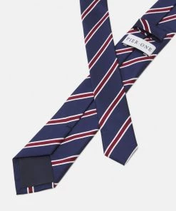 Promos Pier One SET - Cravate pochettes de costume rayures homme -magasin Pier One 97e854face7d449eba146c60fcc723c5