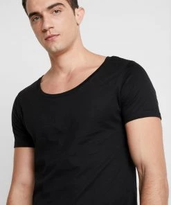 Pier One Prix Préférentiel T-shirt basique t-shirts encolure large ronde homme 19 Pier One Prix Préférentiel T-shirt basique t-shirts encolure large ronde homme -magasin Pier One 9f509f254df448bbafd289865720f0e8