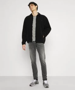 Pier One T-shirt basique Assurance De l’Authenticité t-shirts col rond homme -magasin Pier One 9f7b10f224a44d77adf73693c3d102f7