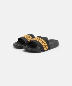 Pier One Prix Équitable Mules sandales et tongs ouvert homme -magasin Pier One 9f9985b158fb4553881a8f5bdbccee51