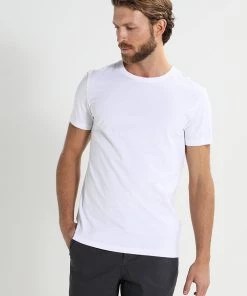 Pier One 2 PACK - T-shirt basique Prix Bradés t-shirts col rond homme 18 Pier One 2 PACK - T-shirt basique Prix Bradés t-shirts col rond homme -magasin Pier One a0f5fa2f8c5d4463b6947fe6baa867d7