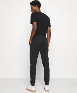 Pier One Pantalon de survêtement Un Tarif Préférentiel pantalons haute homme -magasin Pier One a1b709fa2c32431482f95b3eb7300192