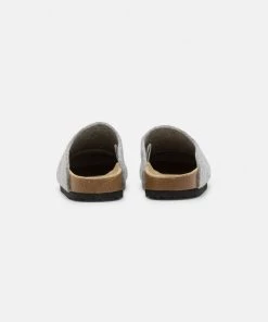 Pier One Prix Accessible UNISEX - Chaussons sandales et tongs rond 12 Pier One Prix Accessible UNISEX - Chaussons sandales et tongs rond -magasin Pier One a4fb3f2f20d74be3b8e42d1c52505a41