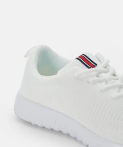 Pier One Baskets basses Prix Refroidis sneakers rond homme -magasin Pier One a92dd0226b8c49b4b46c89760f6f8b8a