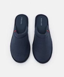 Pier One Prix Acceptable Chaussons rond homme 11 Pier One Prix Acceptable Chaussons rond homme -magasin Pier One a980ddae57c846959579e8a4a1384f89