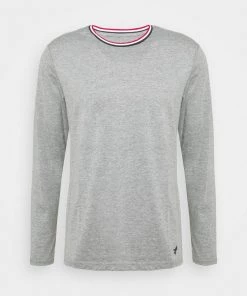 Pier One T-shirt à manches longues Soldes t-shirts col rond homme -magasin Pier One acabfd9914f84c4ba7c0bd6ec897589c