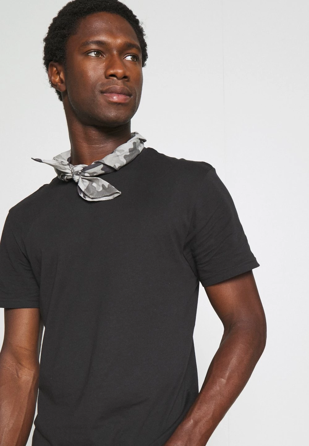 Prix Gelé Pier One 3 PACK - T-shirt basique t-shirts col rond homme 8 Prix Gelé Pier One 3 PACK - T-shirt basique t-shirts col rond homme – Image 6