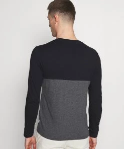 Prix Acceptable Pier One T-shirt à manches longues t-shirts & polos col rond homme 11 Prix Acceptable Pier One T-shirt à manches longues t-shirts & polos col rond homme -magasin Pier One af0b5643af9a4ea8a122e2591b6b14bb