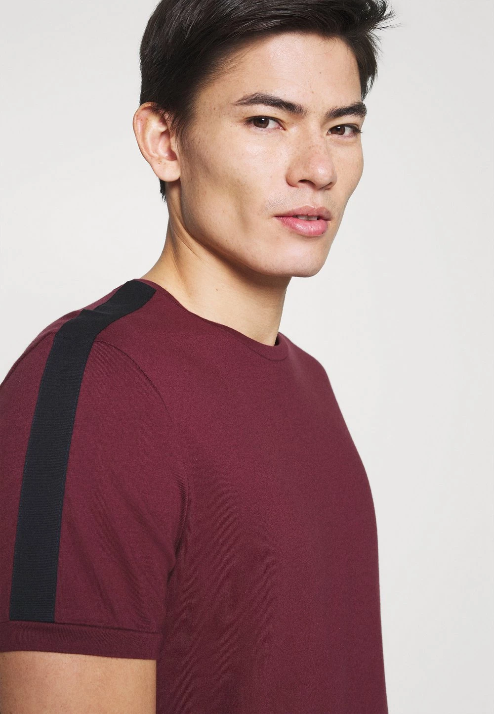 Un Tarif Préférentiel Pier One LOUNGE TEE - Haut de pyjama pyjamas col rond homme 7 Un Tarif Préférentiel Pier One LOUNGE TEE - Haut de pyjama pyjamas col rond homme – Image 5